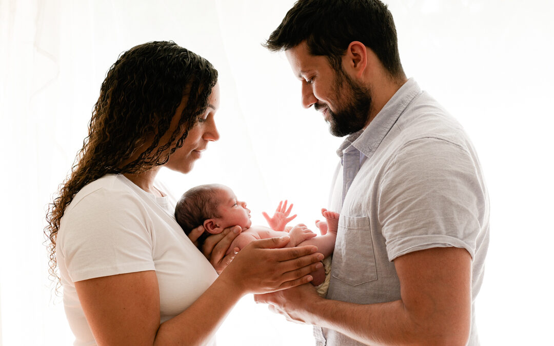 Calling New Parents!      What to wear for your newborn photoshoot